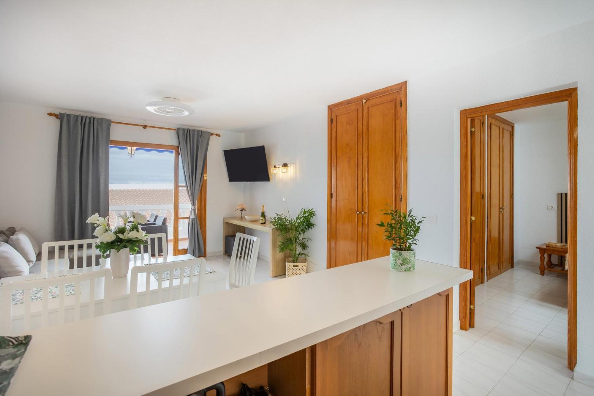 Cozy Port Royal Margot Sunset View Home By Lovetenerife Лос Кристианос Экстерьер фото